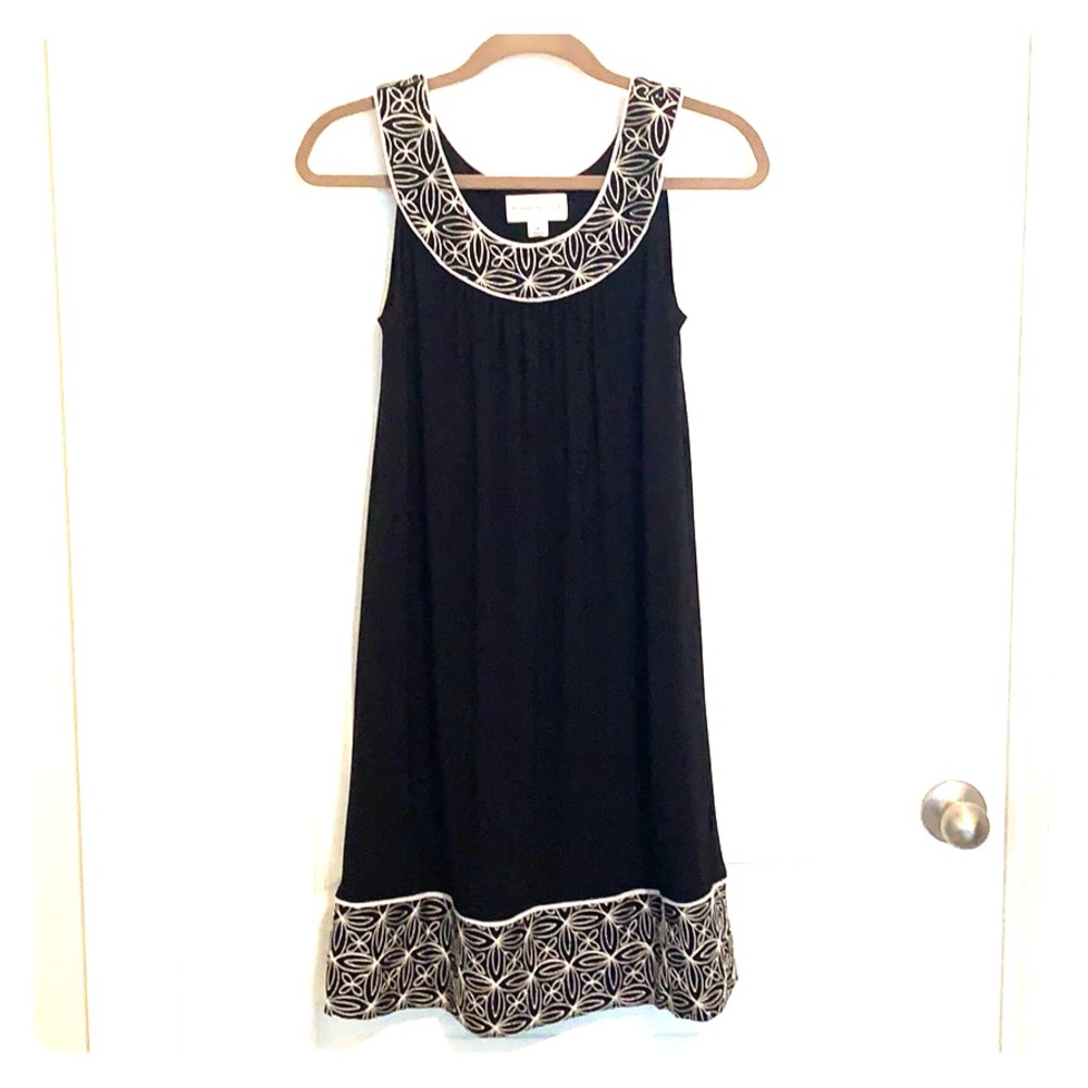 Black sleeveless scoop neck dress